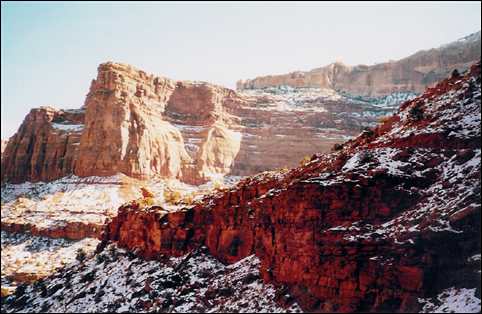 Cliffs along the Shaffer Trail in Canyonlands