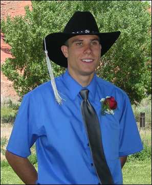 Daniel Adams graduado de DayStar Academy en Castle Valley, Utah en 2005.