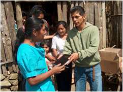 Linda Vista Theology student distributes Bibles near Pantepec, Chiapas, Mexico