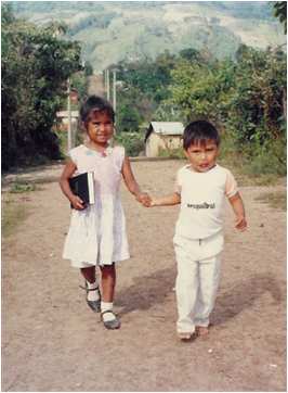 Tiny children in Mexico go door-to-door to give Bible studies